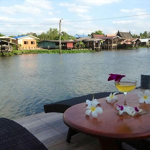 Reunrimnam Resort & Hotel Bang Kruai Exterior photo