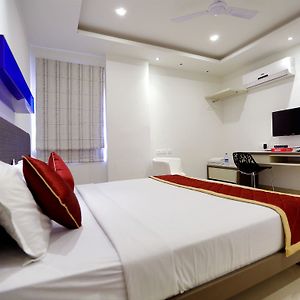 Oyo Rooms Q City Gachibowli Хайдарабад Exterior photo