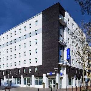 Отель Ibis Budget Issy Les Moulineaux Paris Ouest Exterior photo