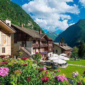 Albergo Montagna Di Luce Аланья-Вальсезия Exterior photo