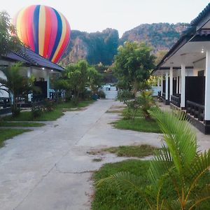 Somsiri Resort Ванг-Виенг Exterior photo
