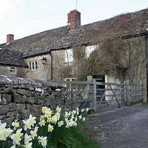 Отель The Hare And Hounds Chedworth Exterior photo