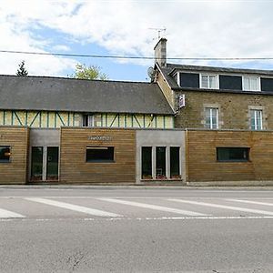 Logis La Lentillere - Restaurant Cote Parc Lalacelle Exterior photo