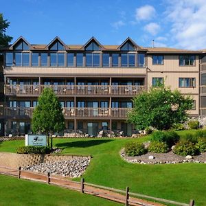 The Pointe Hotel And Suites Миноккуа Exterior photo