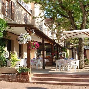 Отель Auberge Aux Portes De Conques Saint-Cyprien-sur-Dourdou Exterior photo