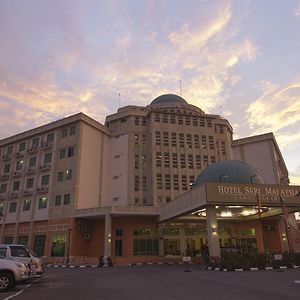 Hotel Seri Malaysia Лавас Exterior photo