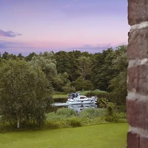 Отель Relais & Chateaux Gutshaus Stolpe Stolpe an der Peene Exterior photo