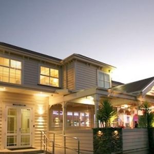 Tuakau Hotel Exterior photo