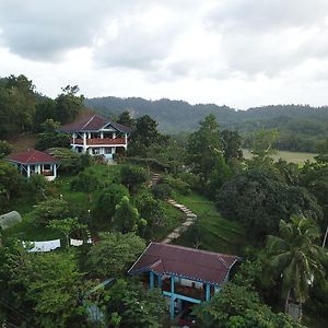 Bed and Breakfast Santa Claus Hilltop Сан-Висенте Exterior photo