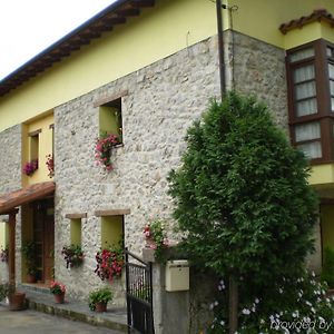 Отель Casa De Aldea Ruiloba Каманго Exterior photo