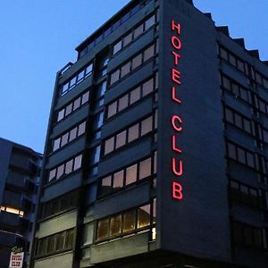 Hotel Club Ла-Шо-де-Фон Exterior photo