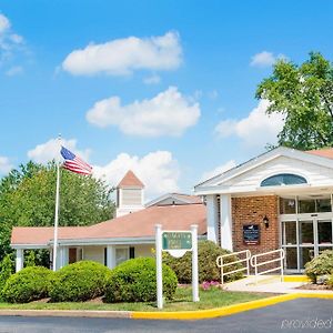 Quality Inn & Suites Conference Center Уэст-Честер Exterior photo