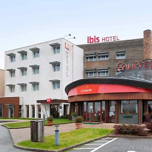 Отель Ibis Styles Pontivy Centre Bretagne Exterior photo