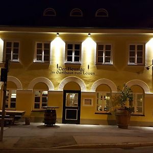 Отель Der Heurige Im Gasthaus Zum Loewen Фрайзинг Exterior photo