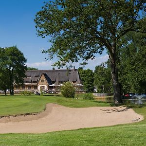 Отель Grand Slam Le Vaudreuil Exterior photo