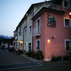 Hotel Capri Понте-нелле-Альпи Exterior photo