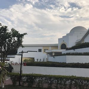 Отель The Royal Residency Kushinagar Exterior photo