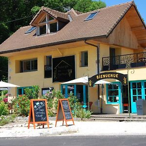 Bed and Breakfast Auberge De Portout Шана Exterior photo