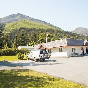 Мотель Trailhead Lodging Сьюард Exterior photo