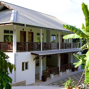 Cote Jardin - Chalets Cote Mer Баи-Сейнт-Энн Exterior photo