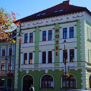 Hotel Leliwa Лесьна Exterior photo