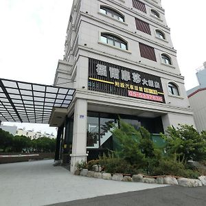 Отель 雲林斗六福爾摩莎大飯店 Exterior photo