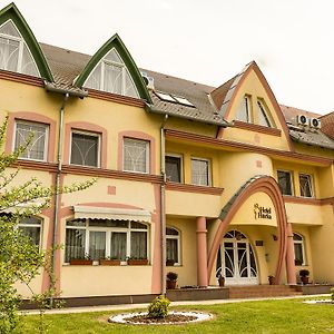 Hotel Harka Харканы Exterior photo