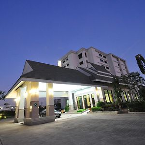 Pearl Resort & Hotel Нонтхабури Exterior photo