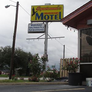 Sportsman'S Motel Eagle Lake Exterior photo