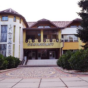 Отель Golden Palace Дубовое Exterior photo