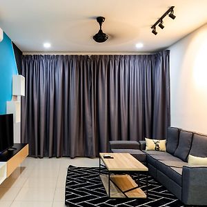 Southwest Designer Suite By D Imperio Homestay Penang Байан-Лепас Exterior photo