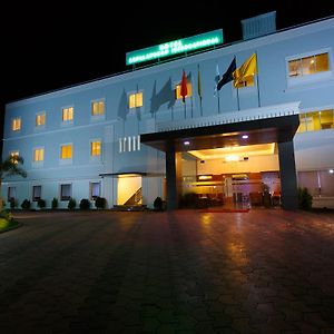 Hotel Gopalapuram International Поллачи Exterior photo