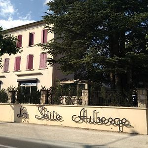 Отель La Petite Auberge Ди Exterior photo