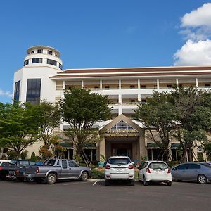 Surin Majestic Hotel Exterior photo