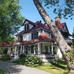 Les Trois Erables Boutique Inn Уэйкфилд Exterior photo