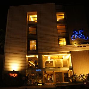 Отель The Royale Senate, Hebbal, Bengaluru Exterior photo