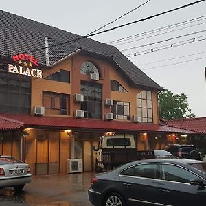 Hotel Palace Тыргу-Жиу Exterior photo