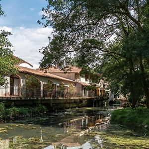 Отель Moulin Du Val De Seugne Сент Exterior photo