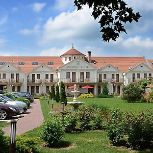 Ametiszt Hotel Харканы Exterior photo