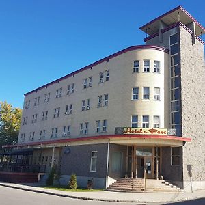 Hotel Du Parc Сагеней Exterior photo