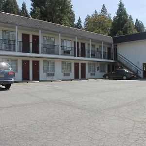 Stagecoach Motel Грасс-Валли Exterior photo