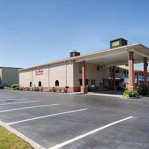 Red Roof Inn & Suites Рим Exterior photo