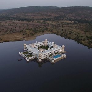 Отель Juesta Lake Nahargarh Palace, Chittorgarh Parsoli Exterior photo