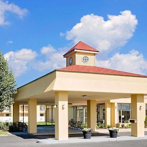 Days Inn By Wyndham Истон Exterior photo