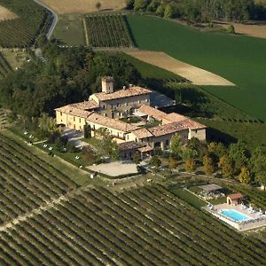 Отель Relais Castello Di Razzano Альфьяно-Натта Exterior photo