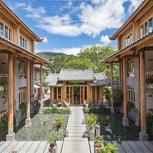 Отель Arro Khampa By Zinc Journey Lijiang Лицзян Exterior photo