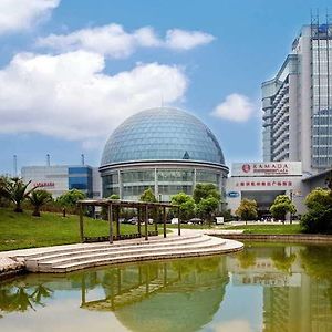 Отель Ramada Plaza Sino-Bay Shanghai Fengxian Exterior photo