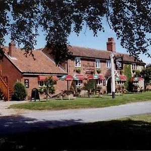 Отель The Longham White Horse Dereham Exterior photo