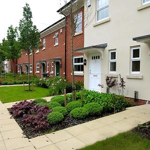 Berkshire Rooms - Newbury Ньюбери Exterior photo