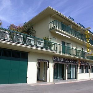 Hotel La Pergola Рионеро-ин-Вультуре Exterior photo